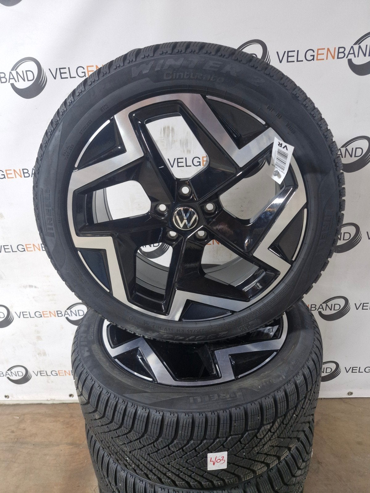 Winterset Volkswagen Passat Coventry 235 45 18 VW Arteon, 18 inch, Gebruikt, ., Banden en Velgen
