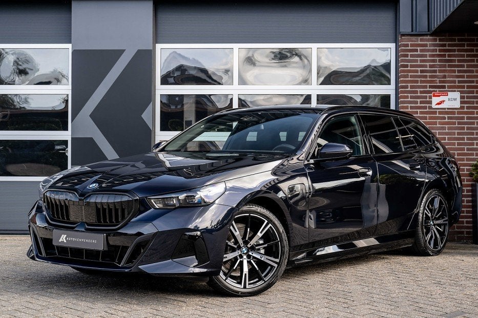 BMW 5 Serie 530 530e xDrive Touring M Sport | Bowers & Wilki, Automaat, 1998 cc, Gebruikt, 4 cilinders
