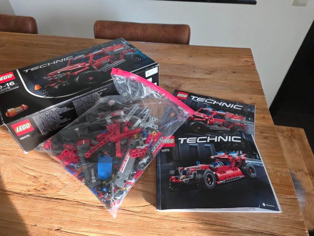 Lego technic first responder 42075, Ophalen of Verzenden, Zo goed als nieuw, Overige
