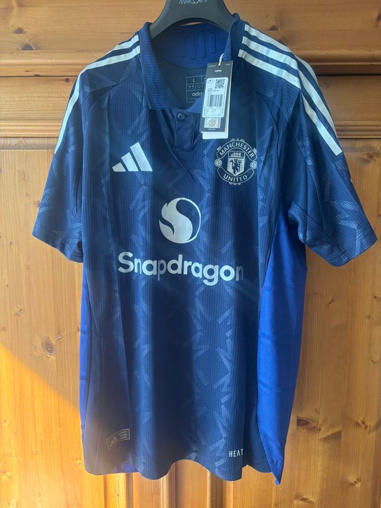 Manchester united player version away kit 24/25  L bnwt, Verzamelen, Sportartikelen en Voetbal, Ophalen of Verzenden, Nieuw, Buitenlandse clubs