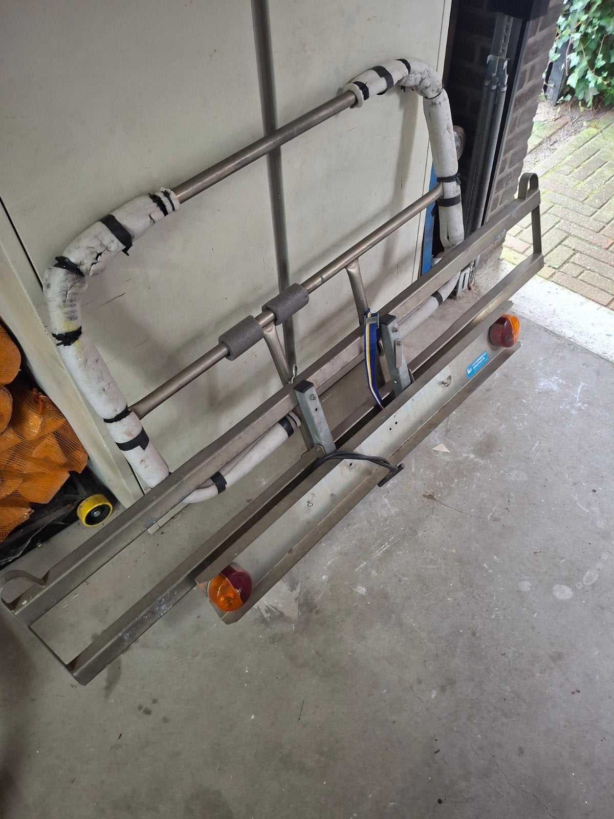fietsendrager voor op de trekhaak, Ophalen, Zo goed als nieuw