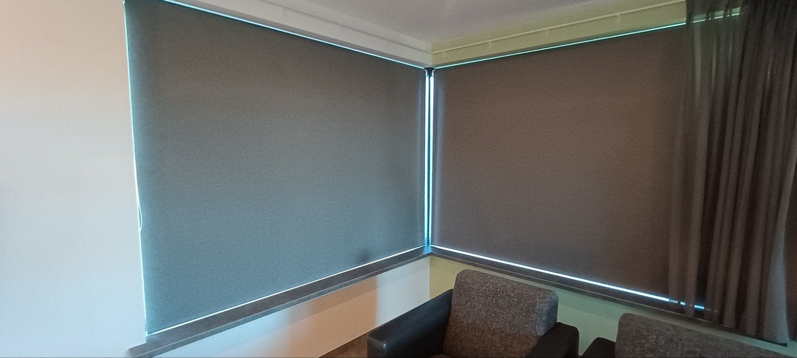 2x grijs rolgordijn 245x200cm met kunststof ketting, Huis en Inrichting, Ophalen, 235 cm, Rolgordijn, Koordbediening