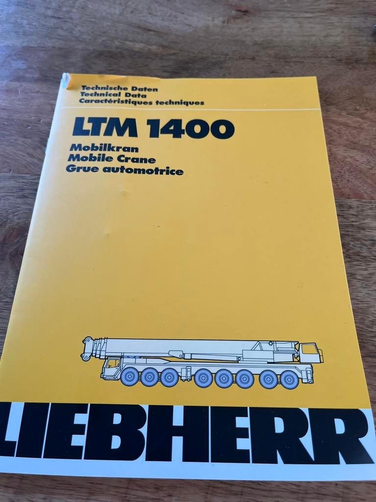 Ltm tabellen boek van liebherr 1400, Hobby en Vrije tijd, Modelauto's | 1:50, Ophalen of Verzenden, Zo goed als nieuw, Hijskraan, Tractor of Landbouw
