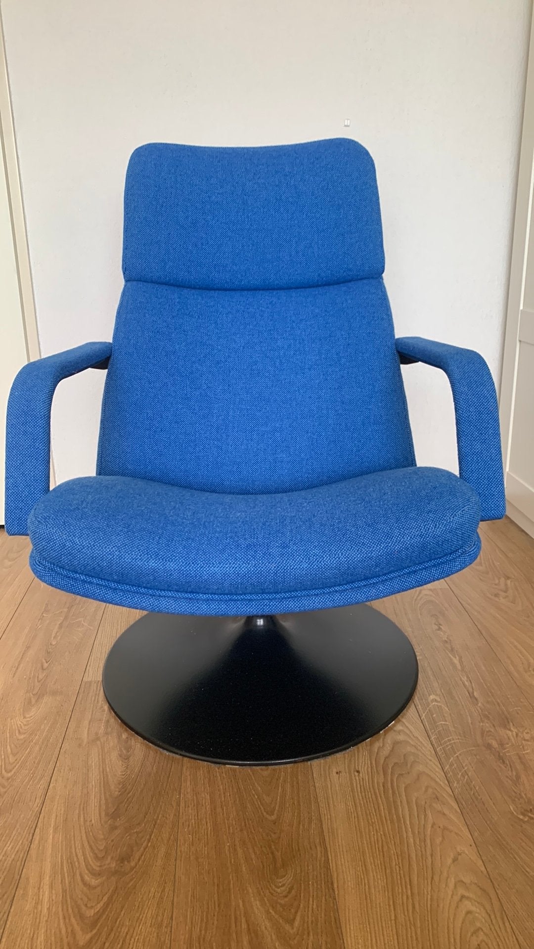 Artifort fauteuil F156, Ophalen, 75 tot 100 cm, Zo goed als nieuw, Stof