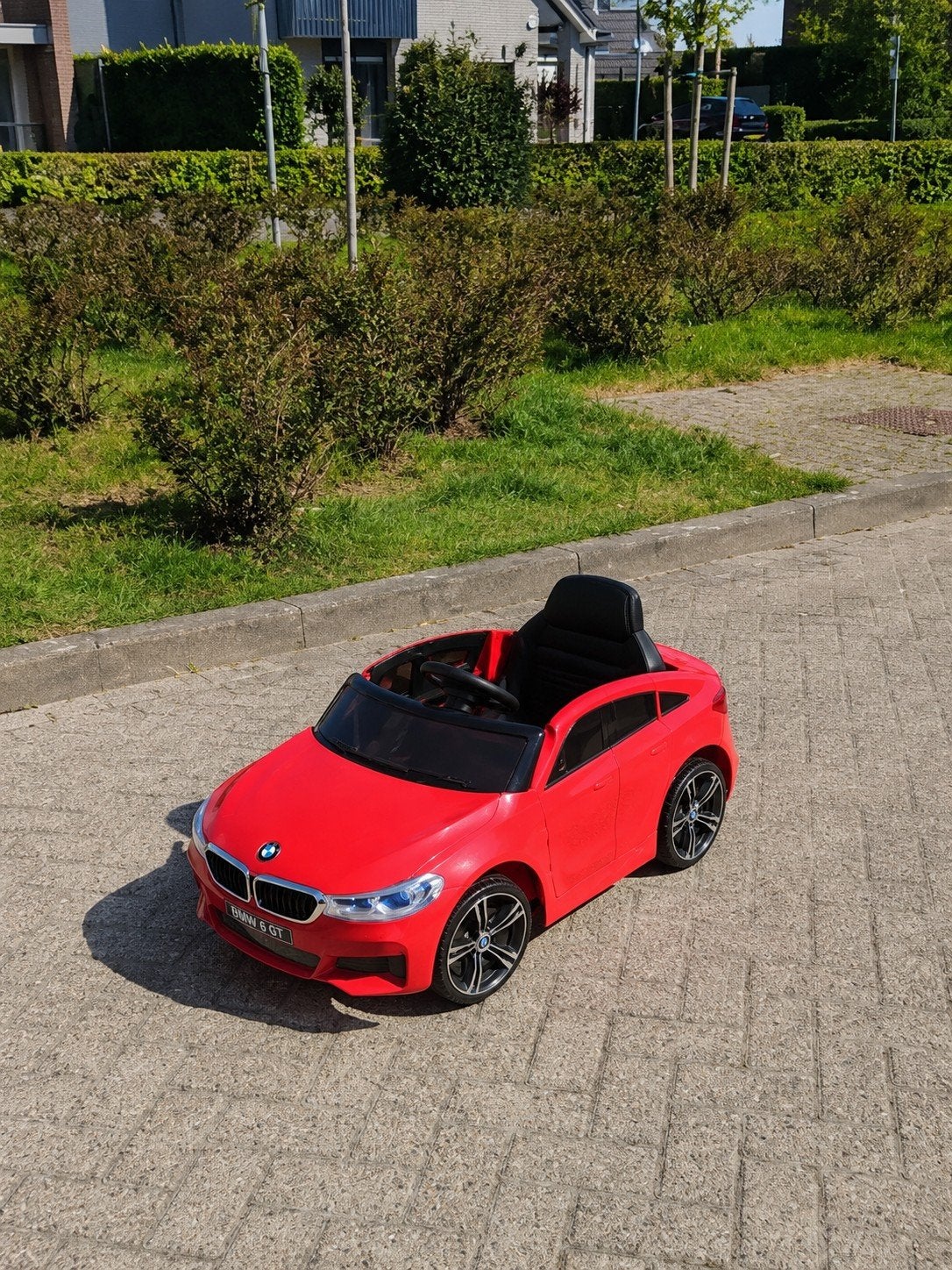 Rode BMW 6 GT elektrische kinderauto met afstandbediening, Ophalen, Zo goed als nieuw