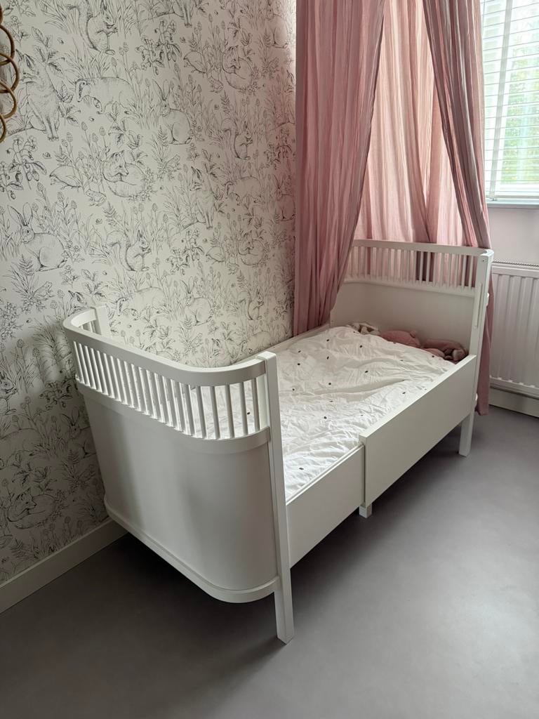 Sebra kili baby&junior bed, Kinderen en Baby's, Babywiegjes en Ledikanten, Ophalen, Zo goed als nieuw, Ledikant