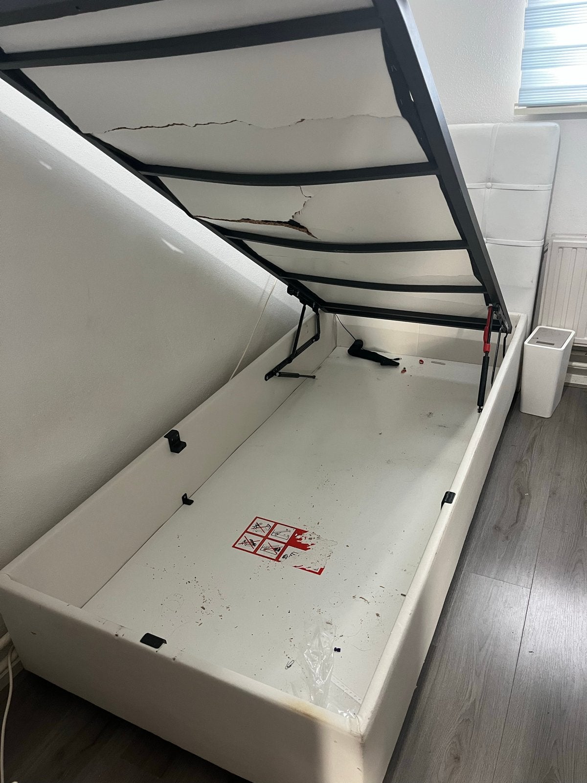 Eenpersoonsbed met opbergruimte 90x200 cm, Gebruikt, 90 cm, Eenpersoons, Wit