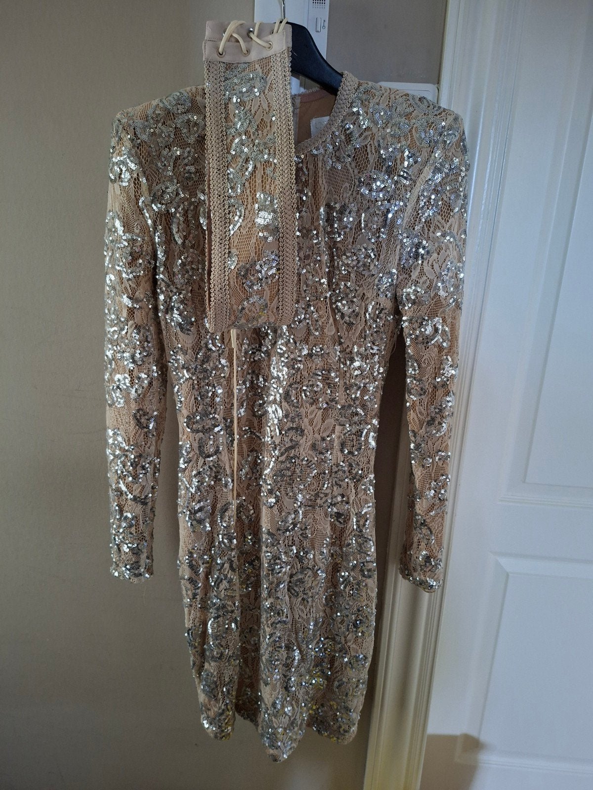 Unique pailletten jurk maat 36, Unique The Label, Beige, Ophalen of Verzenden, Zo goed als nieuw