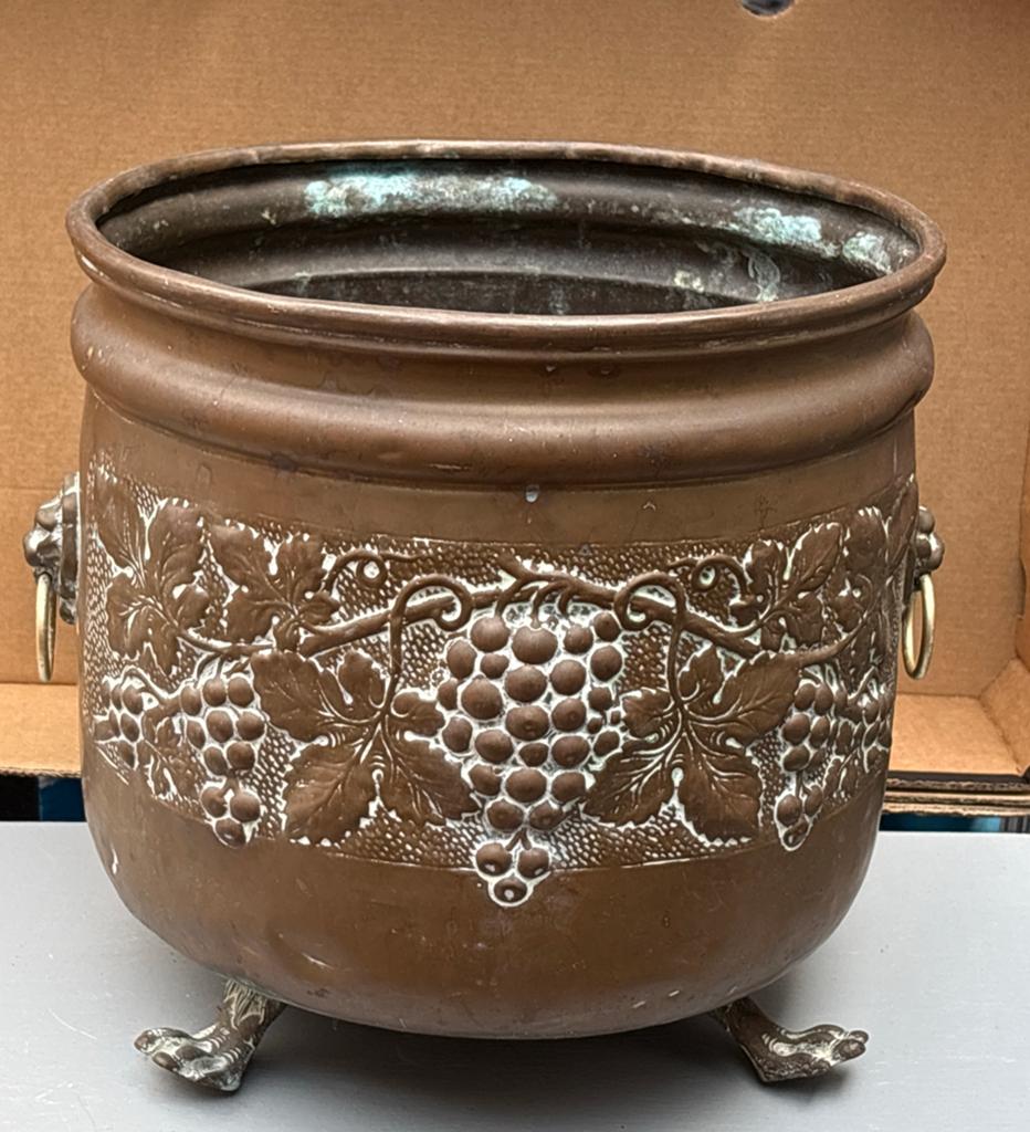 Antieke Koperen Bloempot met Druivenmotief, Antiek en Kunst, Antiek | Koper en Brons, Ophalen of Verzenden, Koper
