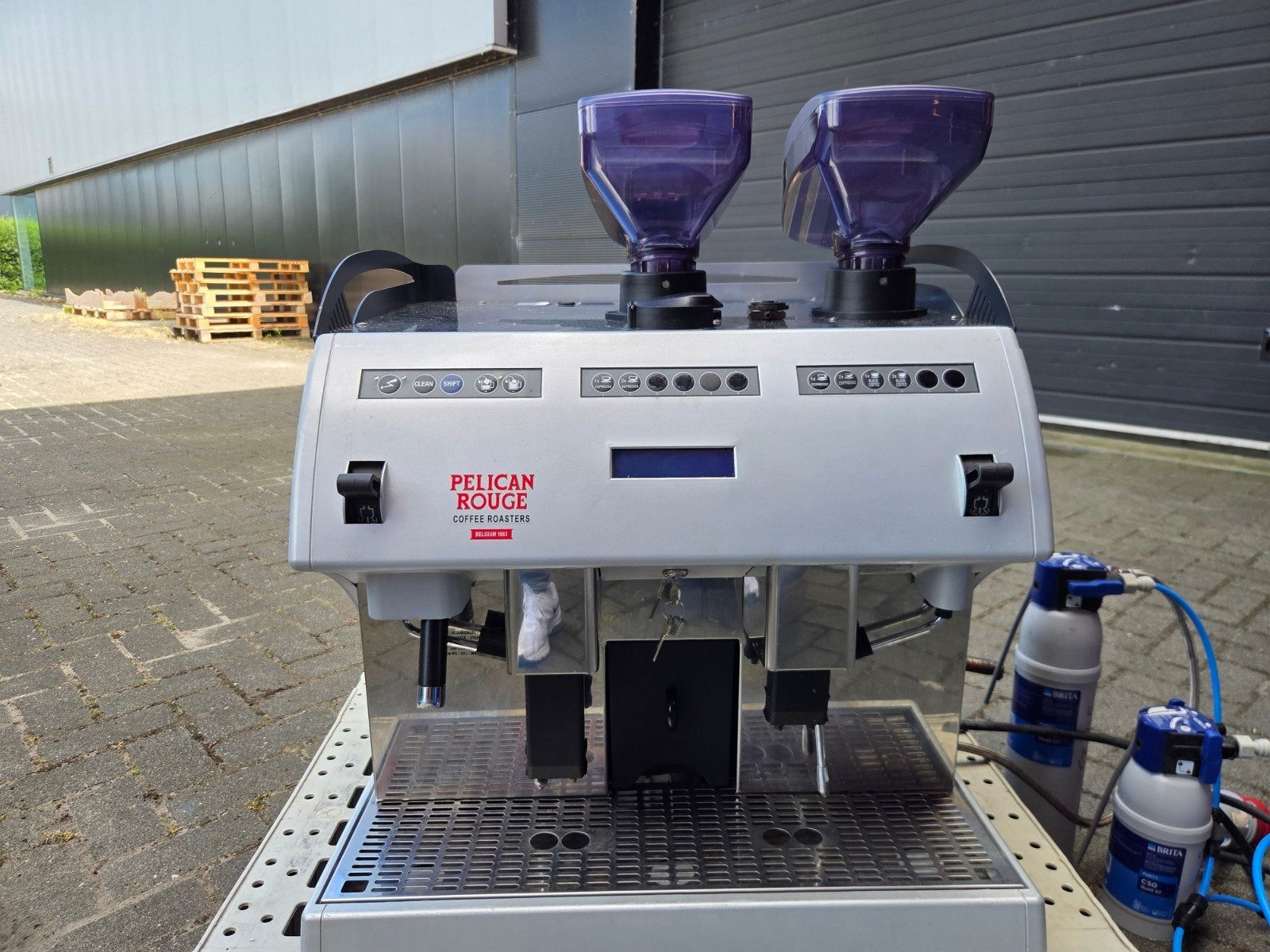 Carimali Omega F22 LM Professionele Koeffiemachine, Gebruikt, 10 kopjes of meer, Koffiemachine, Ophalen of Verzenden