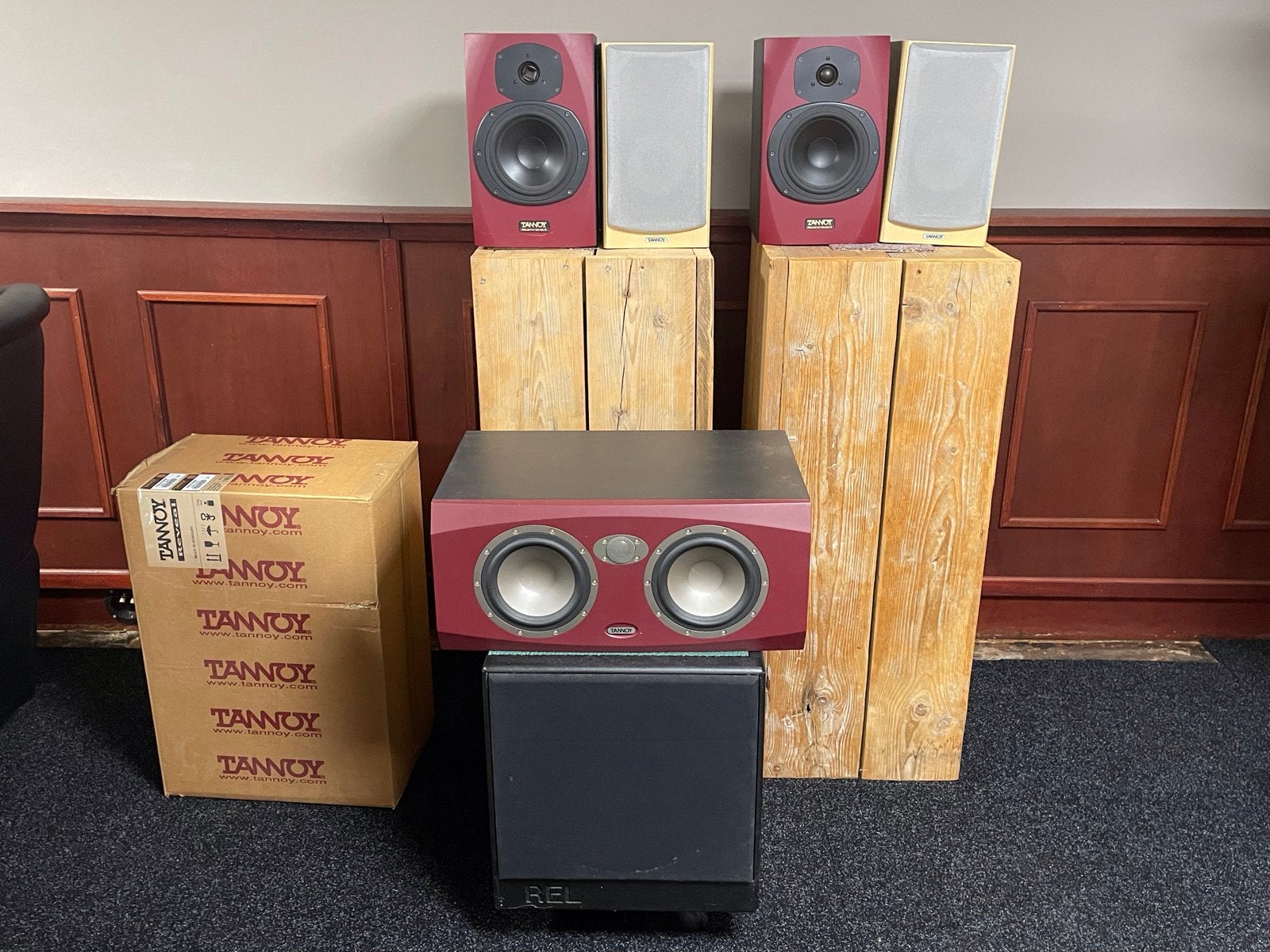 Tannoy Speakerset: Center, Boekenplank & Subwoofer, Gebruikt, 60 tot 120 watt, Geschikt voor surround/home cinema, Center speaker