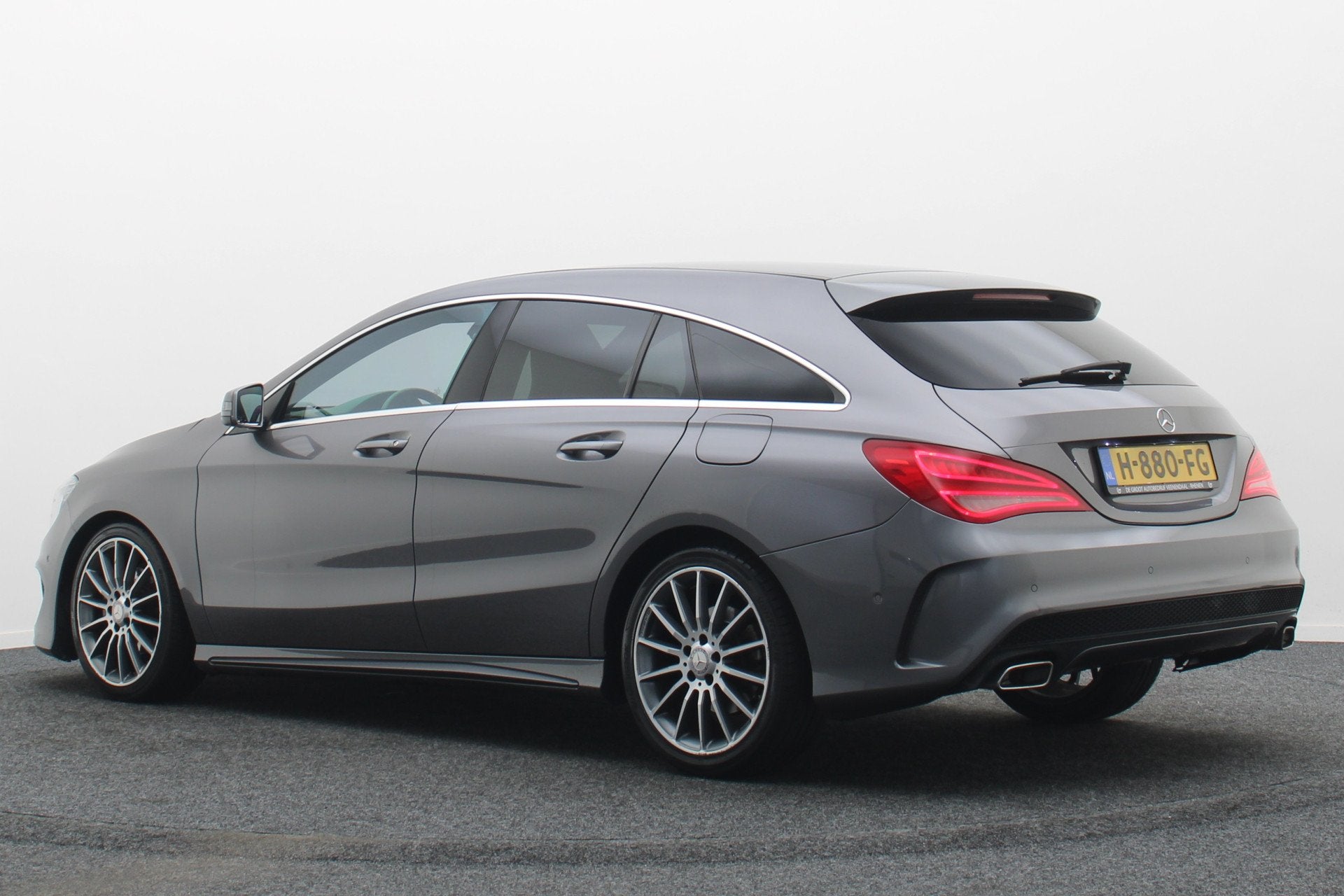 Mercedes-Benz CLA-Klasse Shooting Brake 180 AMG Bi-Xenon, H&, CLA, 730 kg, Gebruikt, 4 cilinders