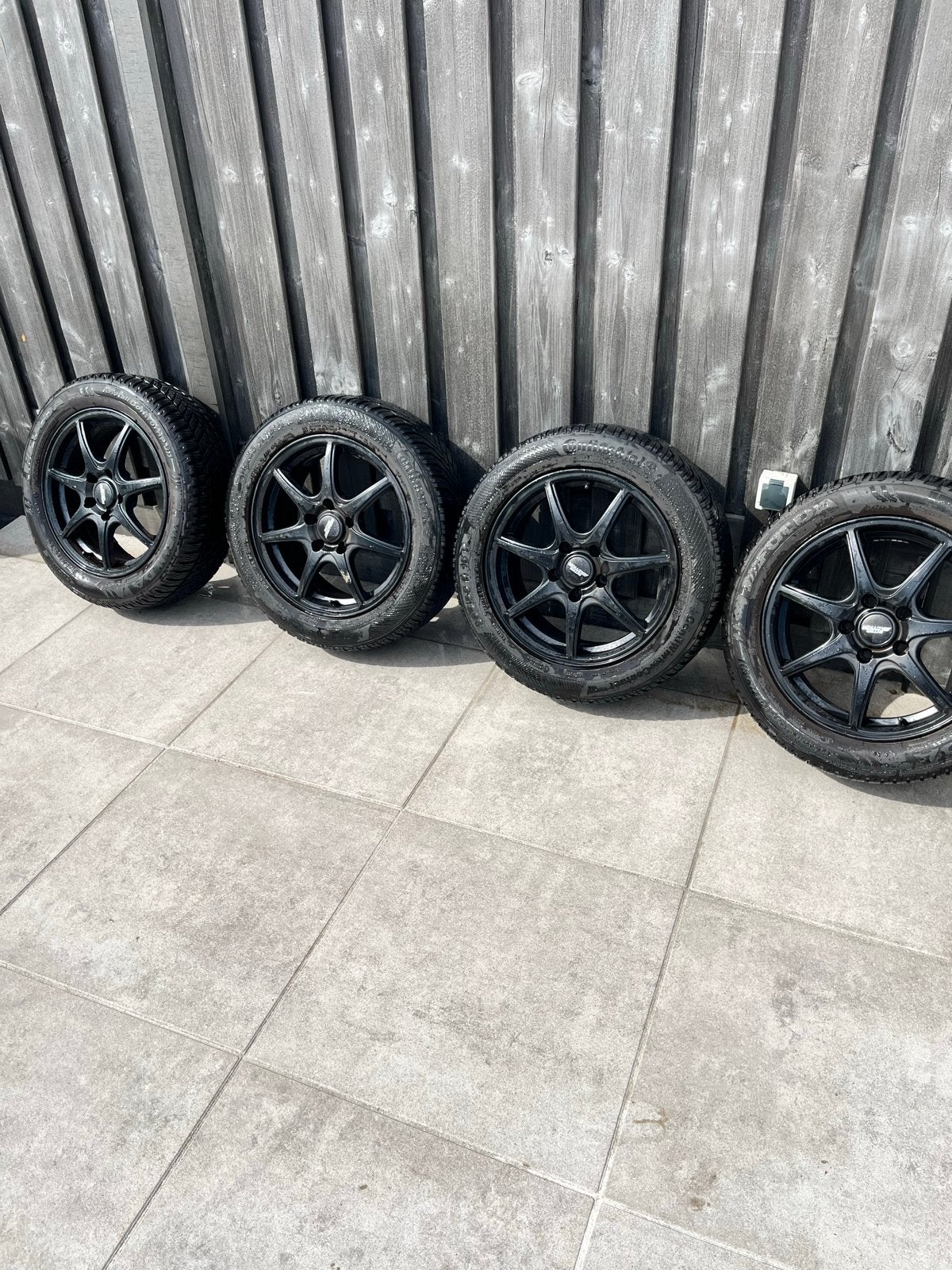 Zwarte velgen met winterbanden 205/55 R16, Auto-onderdelen, Ophalen, Gebruikt, 16 inch, Banden en Velgen