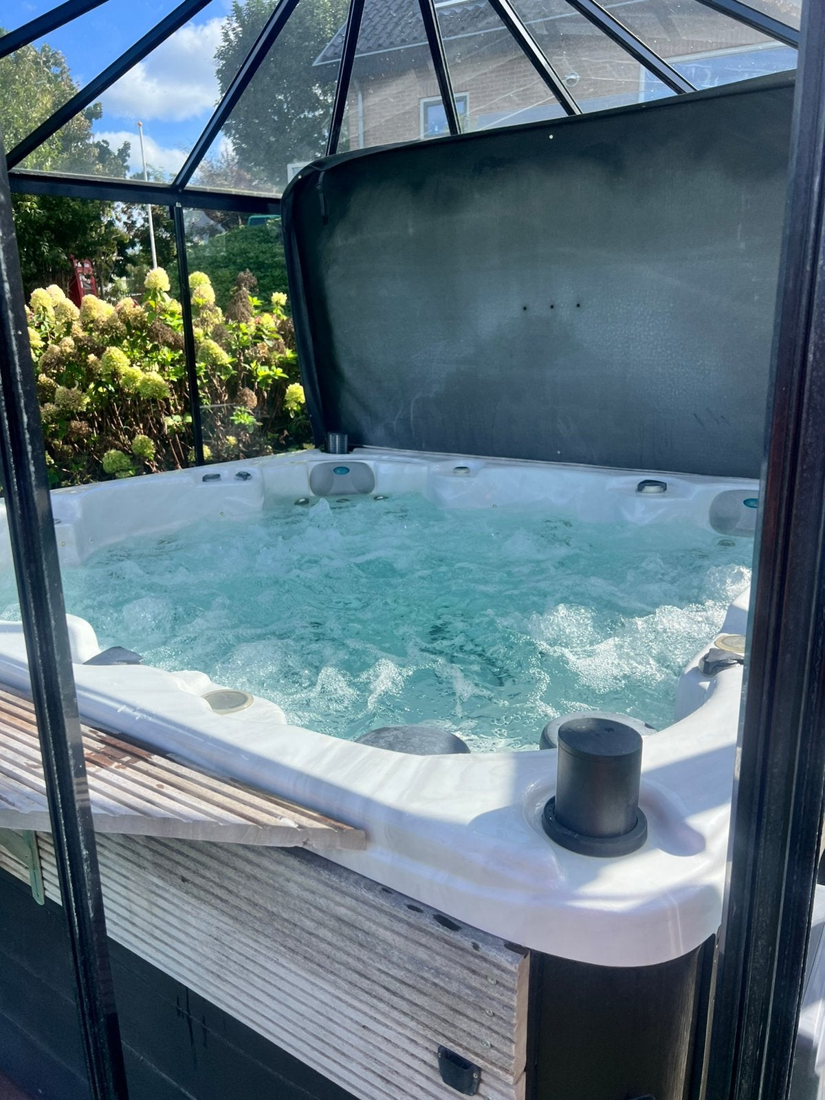 Jacuzzi Fox Eternal 5 personen. Optioneel Splash Vision TV, Ophalen