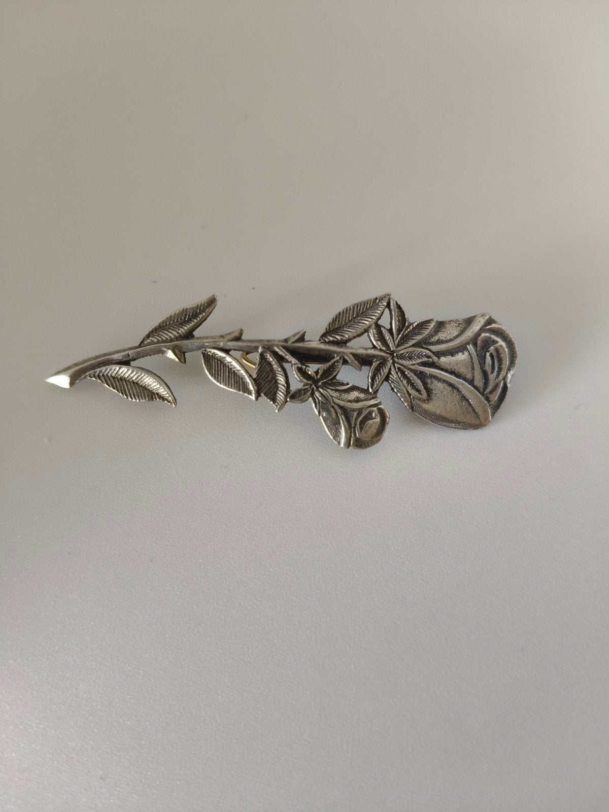 Vintage Tinnen Jaren '70 Bloemenroos Broche, Ophalen of Verzenden, Overige materialen