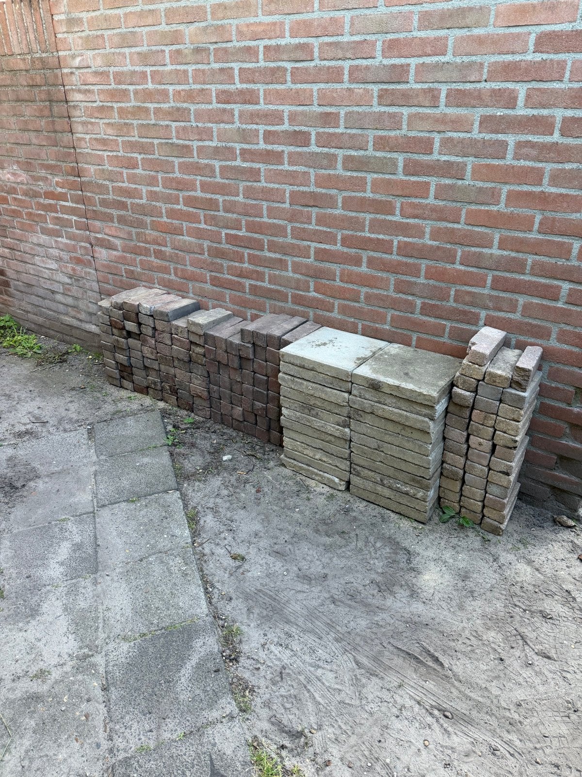 GRATIS - klinkers en terrastegels, Ophalen, Gebruikt, Klinkers, 10 m² of meer