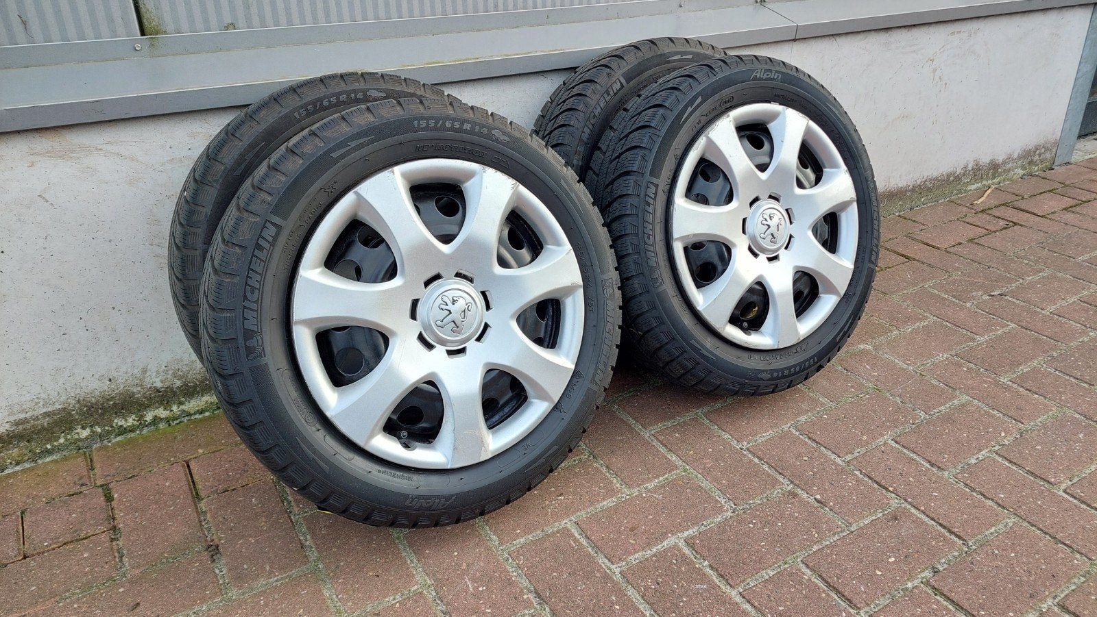 Winterbanden Peugeot 107 Toyota Aygo Citroen C1 155/65/14, Auto-onderdelen, Banden en Velgen, 14 inch, Gebruikt, 155 mm, Banden en Velgen