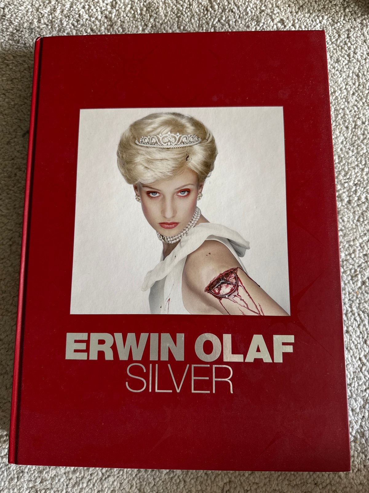 Erwin Olaf - Silver (Gesigneerd), Ophalen, Zo goed als nieuw, Fotografie algemeen
