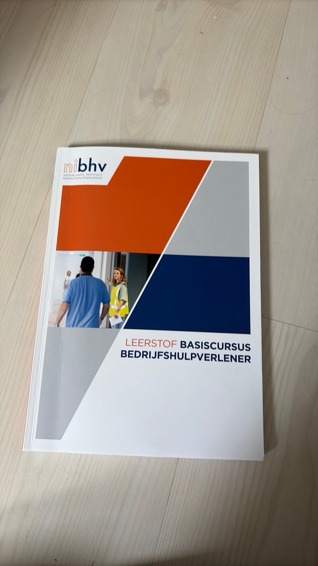 NIBHV Leerstof Basiscursus Bedrijfshulpverlener, Boeken, Ophalen of Verzenden, Alpha, Zo goed als nieuw