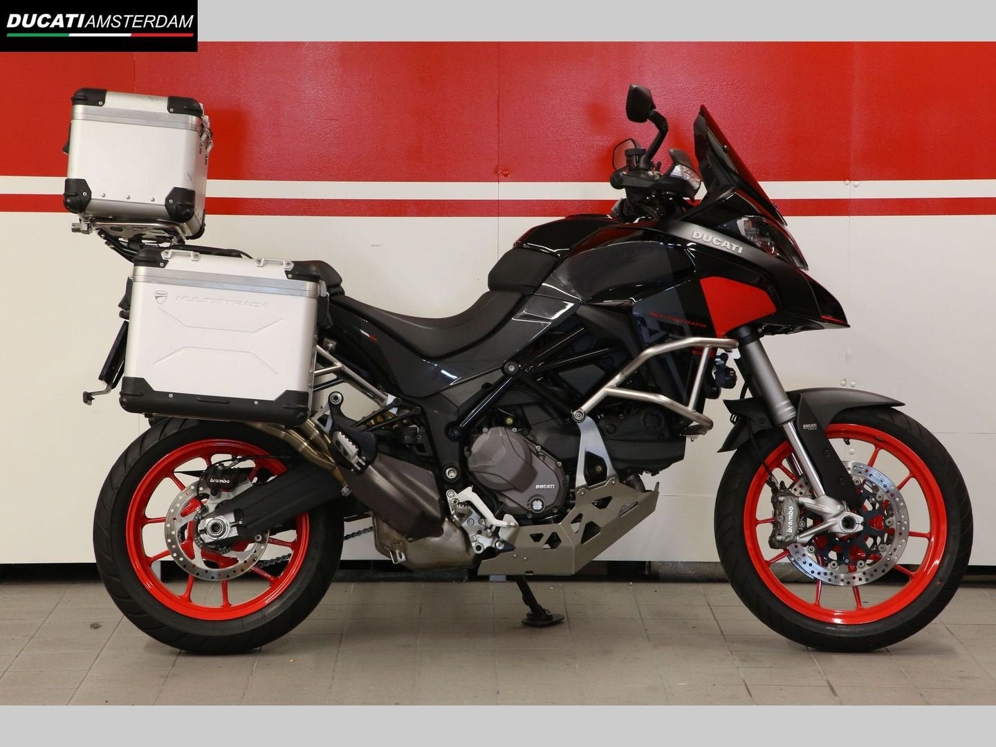 DUCATI MULTISTRADA V2 S (bj 2024) 4,142 km, DUCATI, 2 cilinders, Motorrijbewijs A, Bedrijf