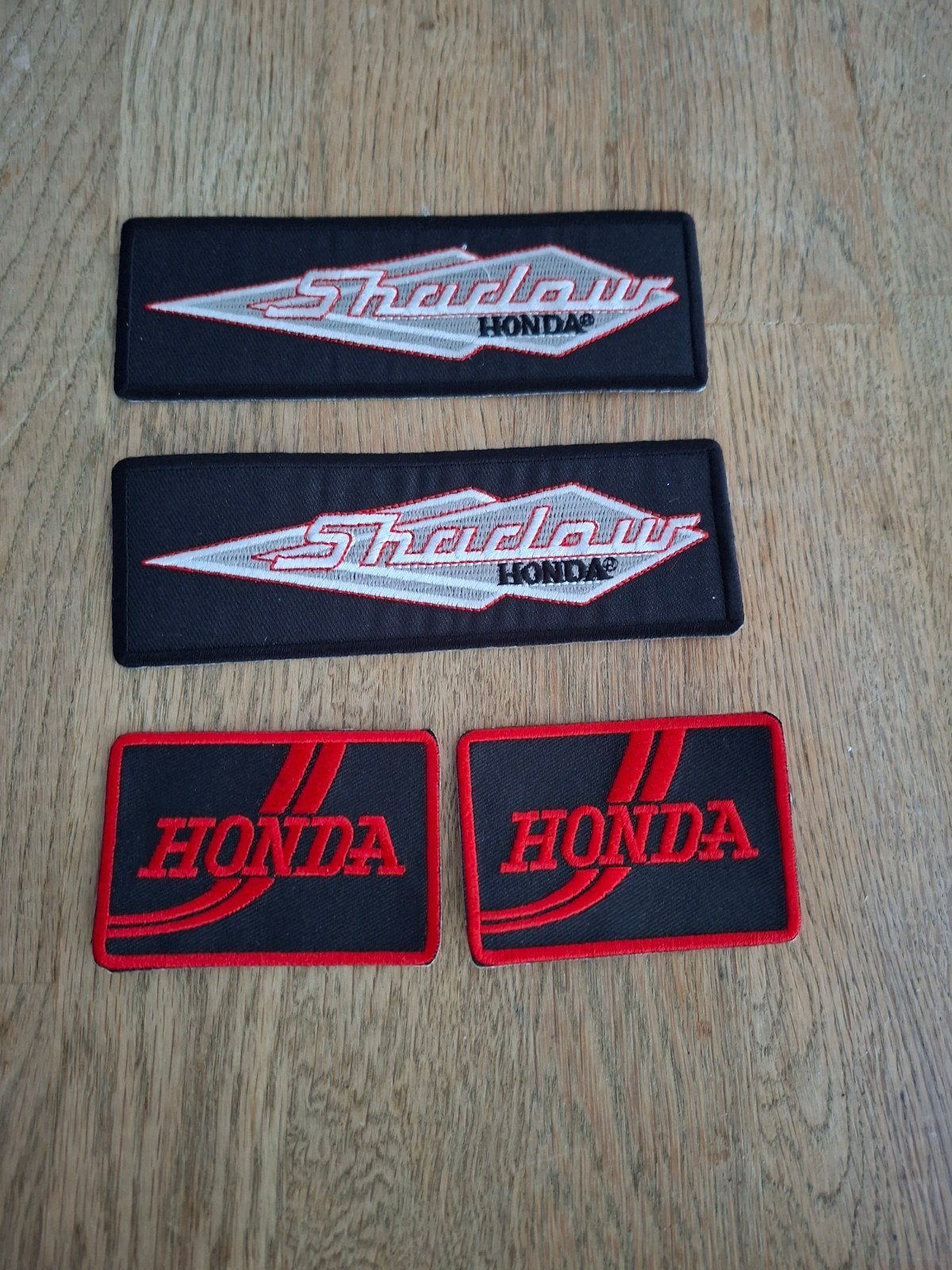 Diverse soorten Honda strijkemblemen, Motoren, Ophalen of Verzenden