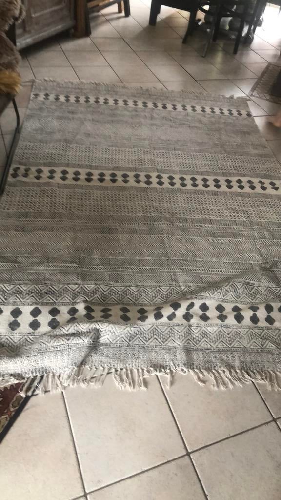 Vloerkleed, Ophalen, Zo goed als nieuw, Rechthoekig, 200 cm of meer