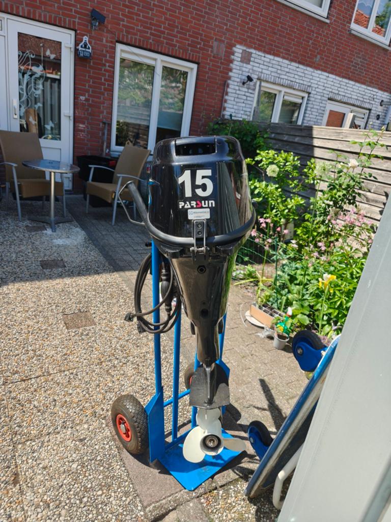 Parsun 15 pk kortstaart 5 vaaruren. Boot is al verkocht, Ophalen, Zo goed als nieuw, Benzine, Buitenboordmotor