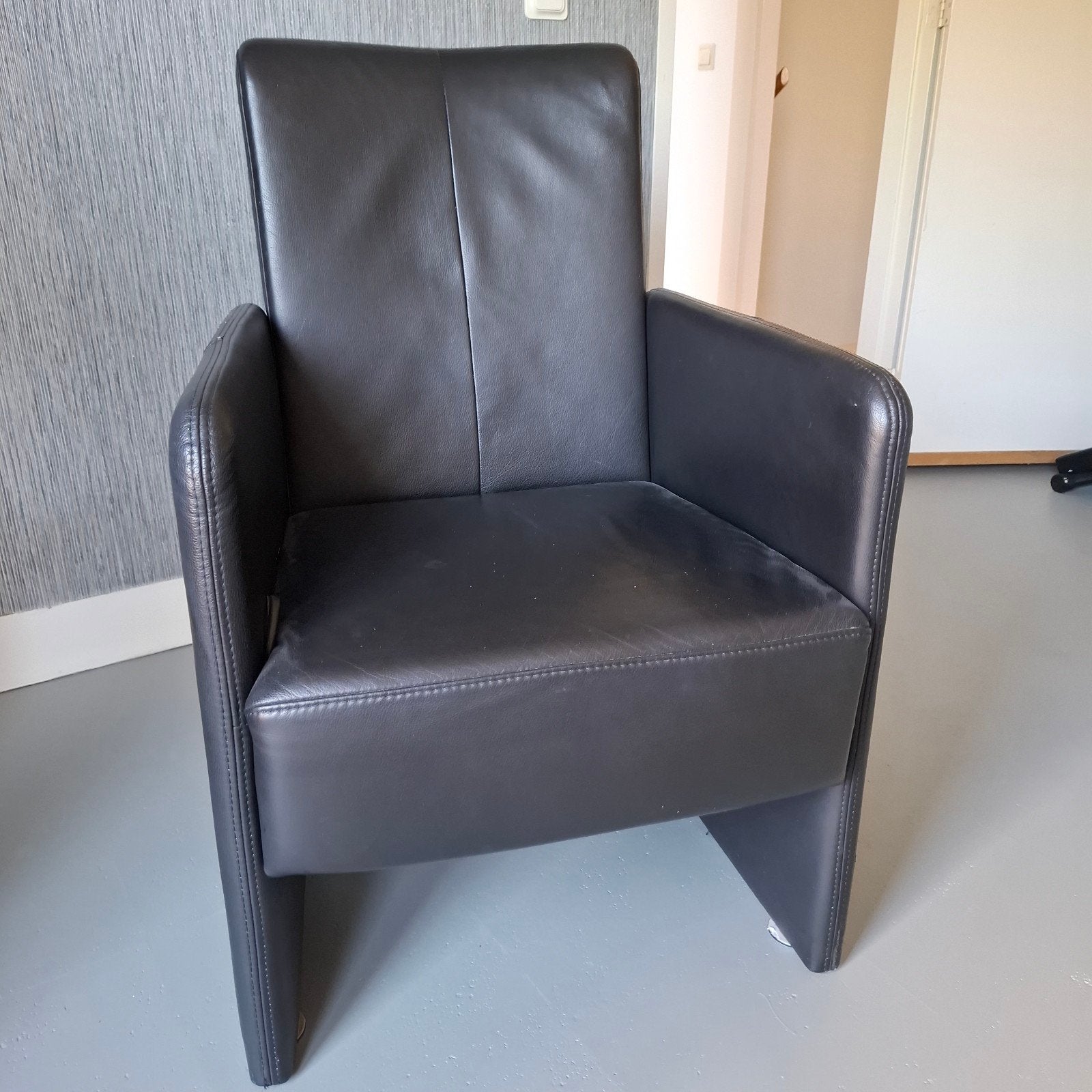 Fauteuil, Ophalen, Gebruikt, 50 tot 75 cm, Leer