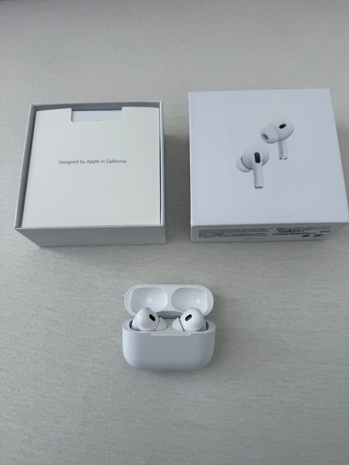 Nieuwe airpods pro 2 met oplader, Overige merken, Nieuw, Ophalen of Verzenden, Over oor (circumaural)