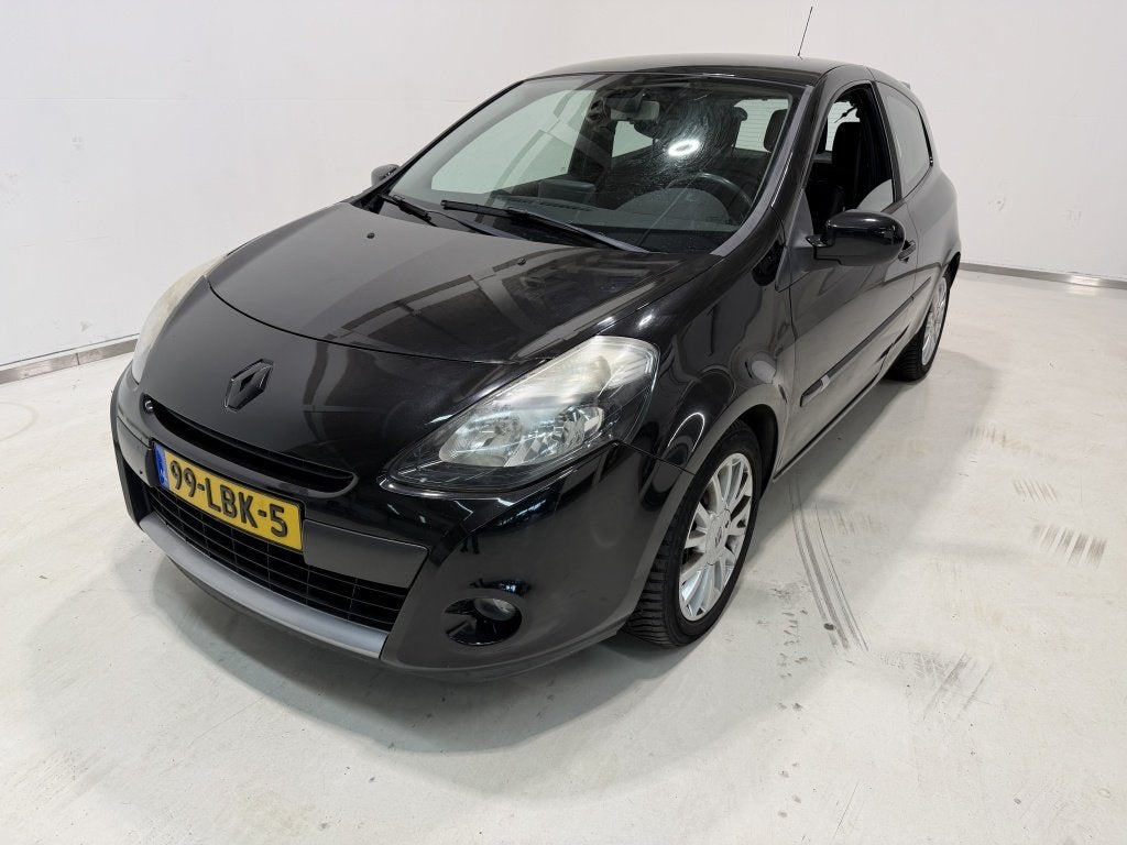 Renault Clio 1.6 Dynamique (bj 2010), Auto's, Renault, Voorwielaandrijving, Gebruikt, 4 cilinders, Handgeschakeld