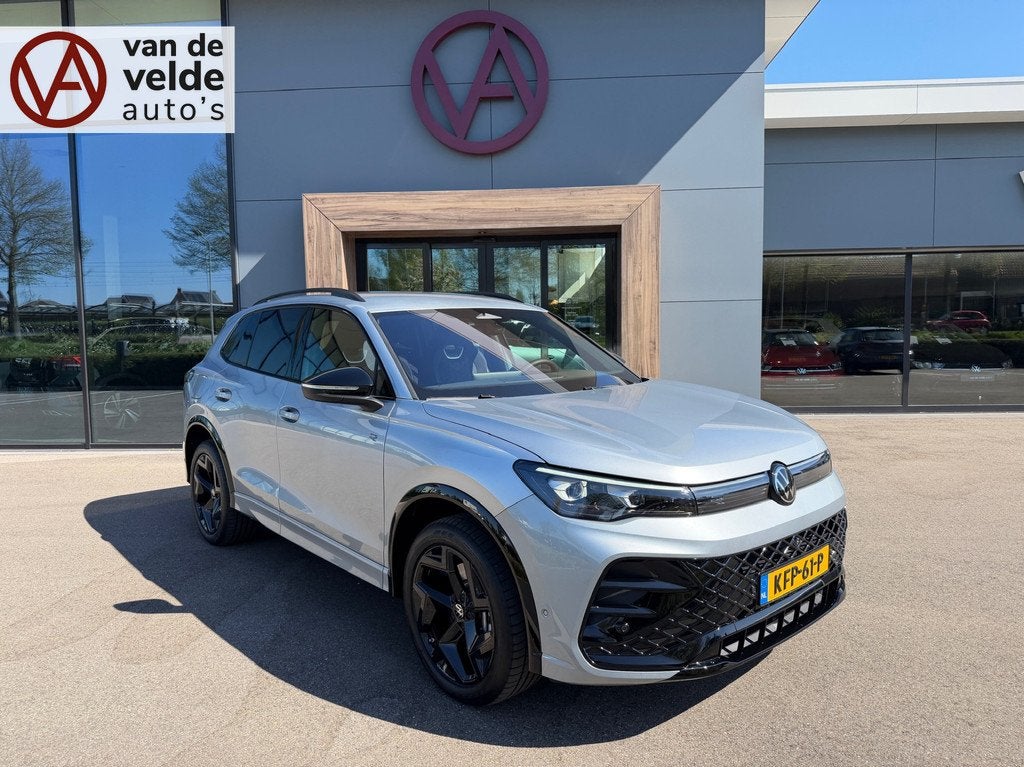 Volkswagen Tiguan 1.5 eHybrid R-Line | Black line | 360 Came, Auto's, Volkswagen, Te koop, Tiguan, 360° camera, ABS, Achteruitrijcamera