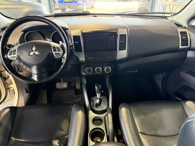 Mitsubishi Outlander 2.0 Instyle Aut.| Leder|Navi|Cruise|Tre, Auto's, Zwart, 4 cilinders, Wit, Bedrijf