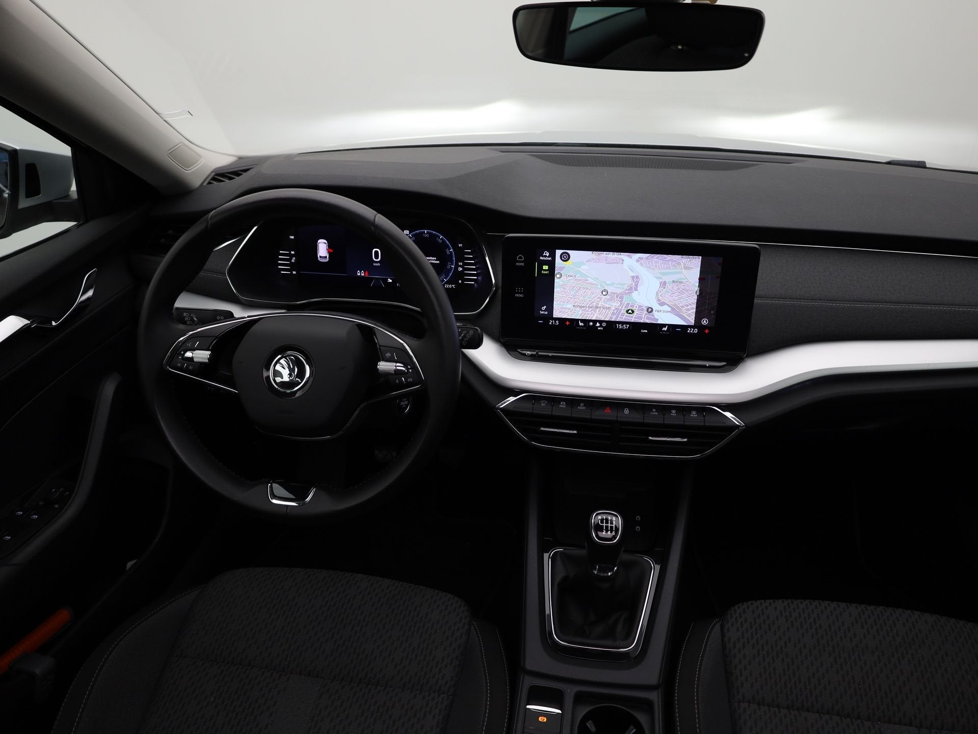Skoda Octavia Combi 1.0 TSI Business Edition Plus | Panodak, 12 maanden, Stof, Gebruikt, Handgeschakeld