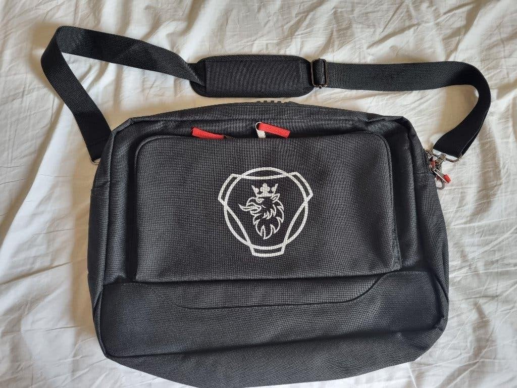 Scania laptoptas, 15 inch, Ophalen of Verzenden, Zo goed als nieuw, Zwart