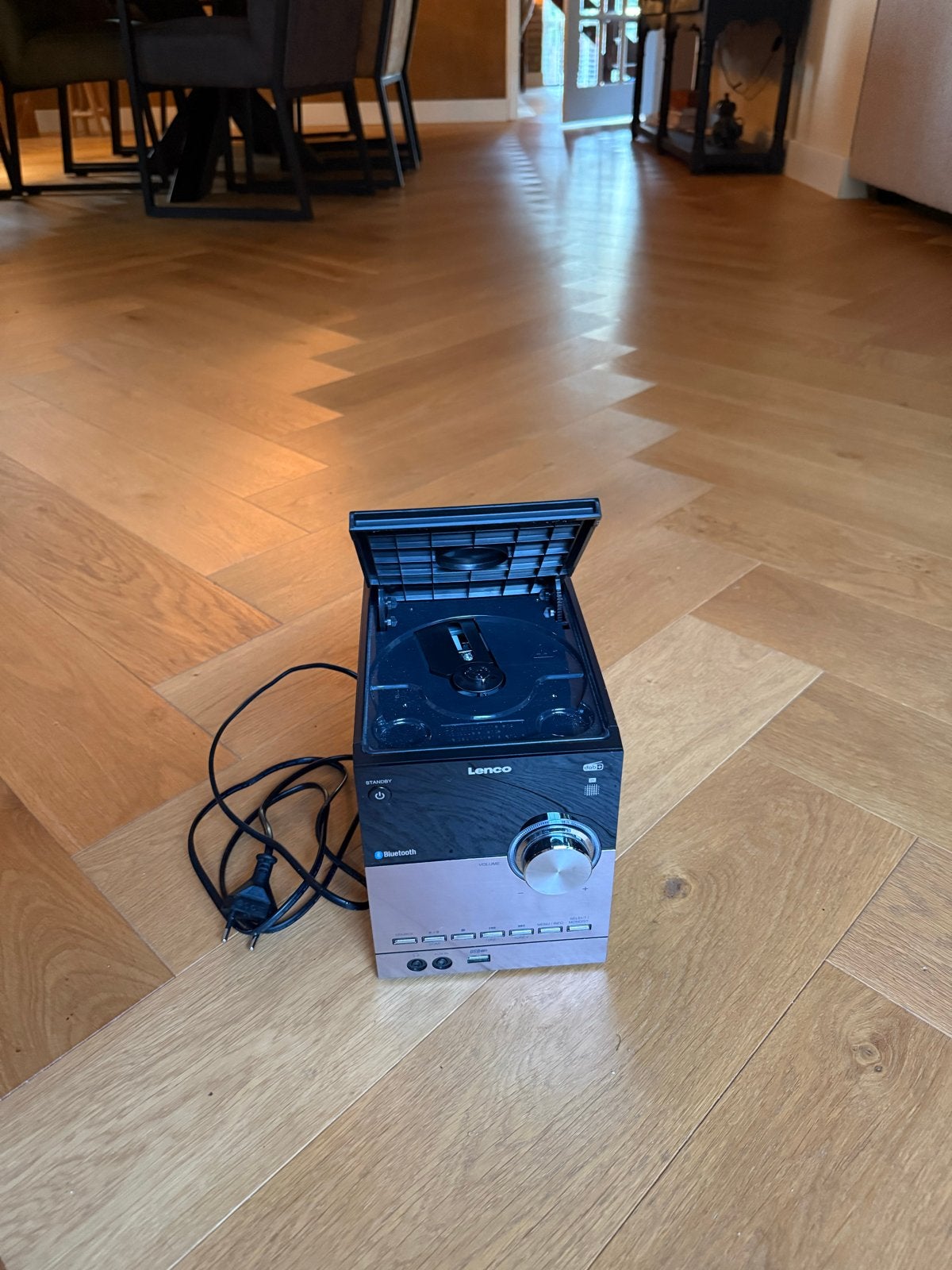 Foto 3 van Lenco MC-150 Microset met Bluetooth en CD-speler