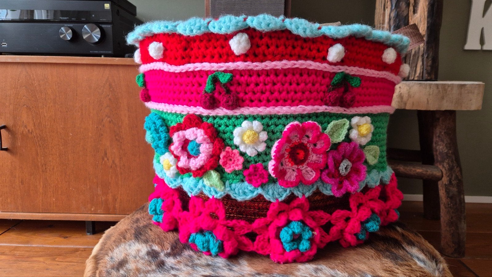 Mooie handgemaakte bloemen om rieten tas, Ophalen of Verzenden, Zo goed als nieuw, Overige kleuren, Overige merken