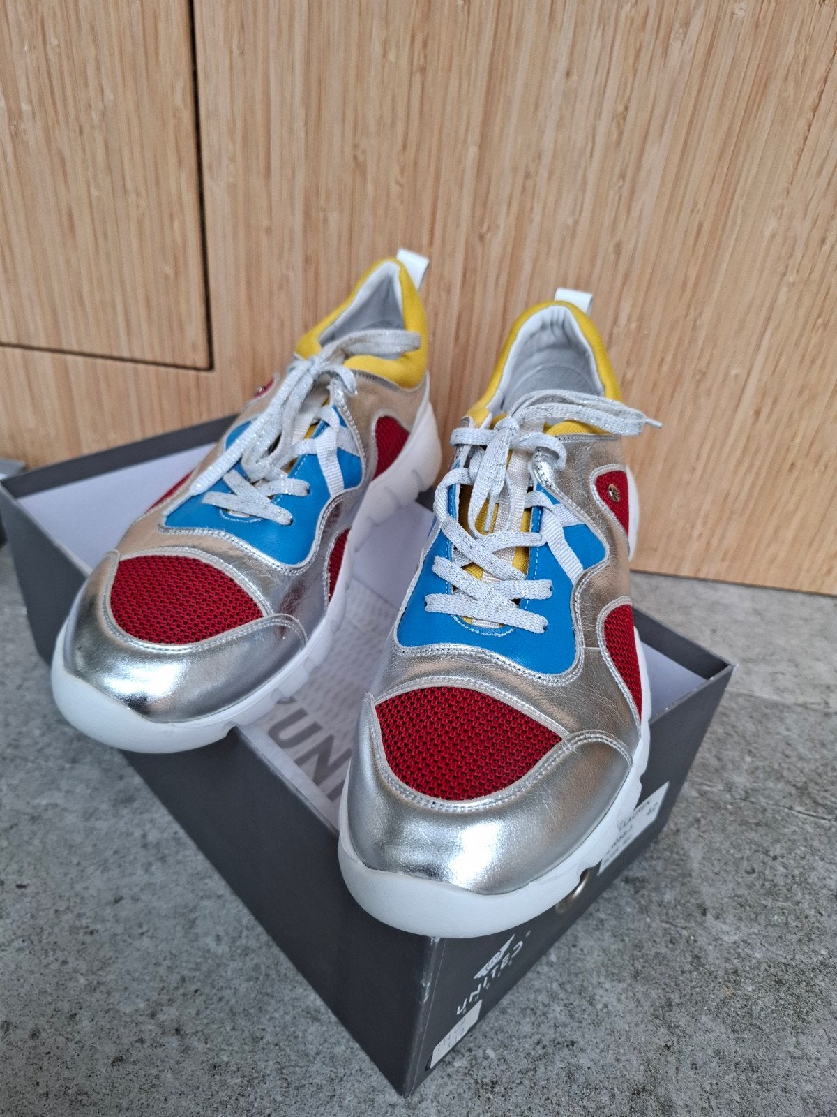 Sportschoenen UNITED nude 42, Ophalen of Verzenden, Nieuw, Sneakers of Gympen