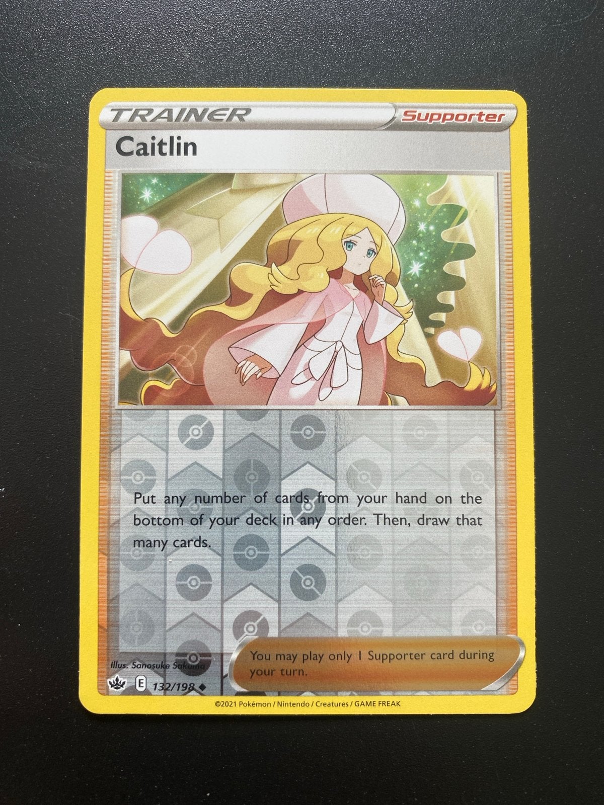 Caitlin 132/198 Reverse Holo Pokémon Chilling Reign, Ophalen of Verzenden, Zo goed als nieuw, Losse kaart, Foil