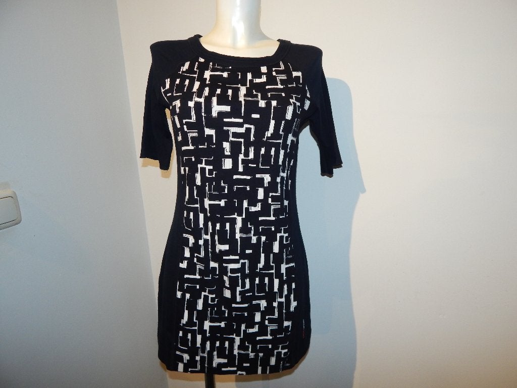 Marccain leuk tuniek zwart wit print abstract voorkant N5/42, Maat 42/44 (L), Zo goed als nieuw, Marccain, Meerkleurig