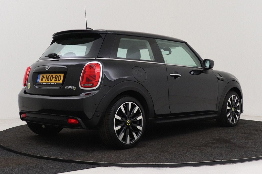 Mini Electric MINI Yours 33 kWh | Apple CarPlay | 95% SOH |, Auto's, Mini, 4 stoelen, Leder en Stof, Origineel Nederlands, 184 pk