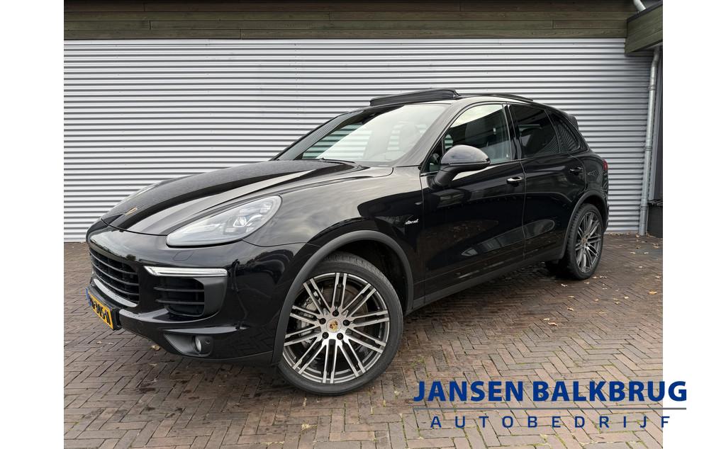 Porsche Cayenne 4.2 D S panoramadak (bj 2016, automaat), Cayenne, Gebruikt, Zwart, Leder