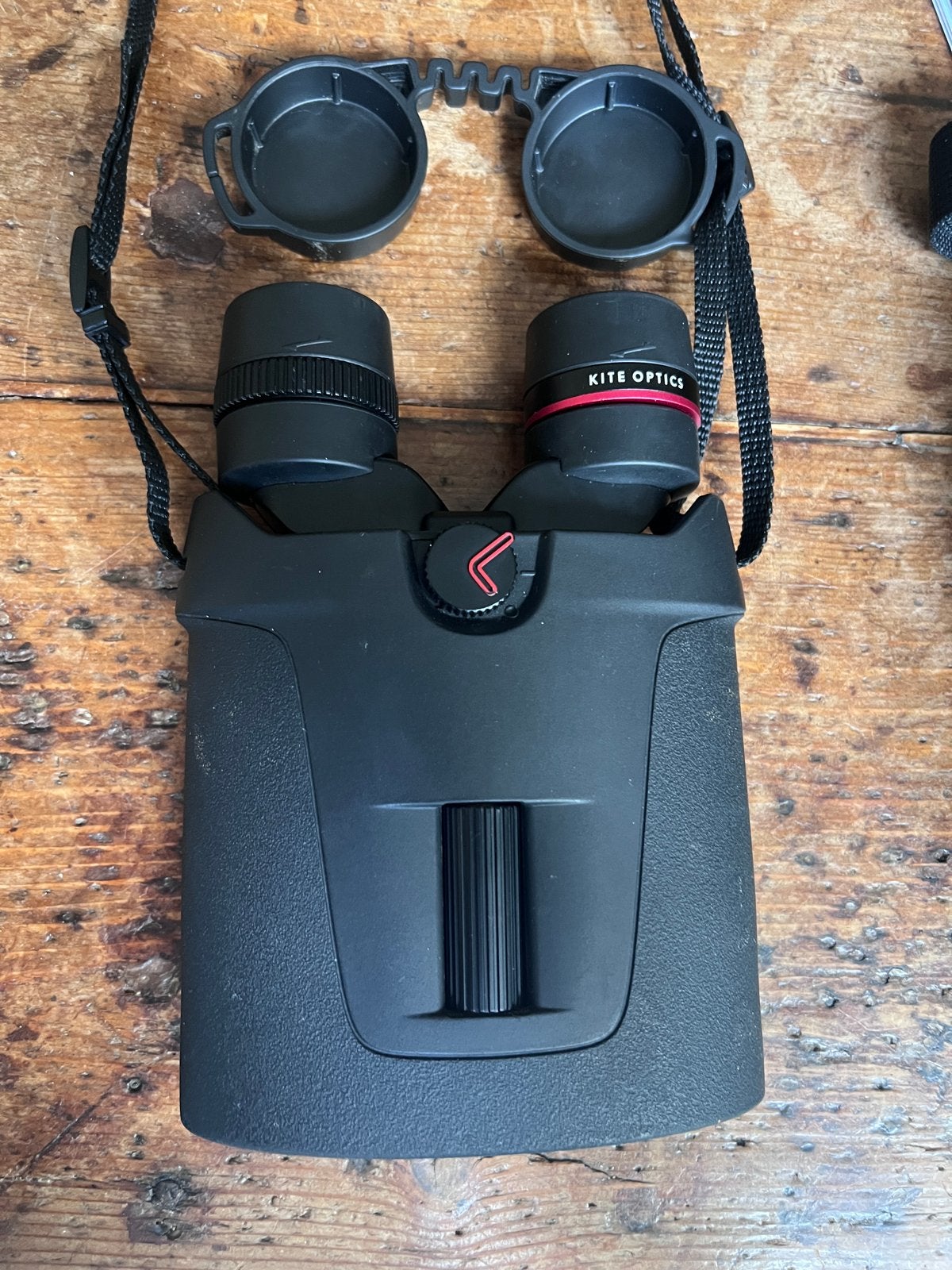 Kite Optics APC stabilized 12X42 Verrekijker, Audio, Tv en Foto, Ophalen of Verzenden, 12 tot 20x, Dakkant (recht), Met hoes of tas