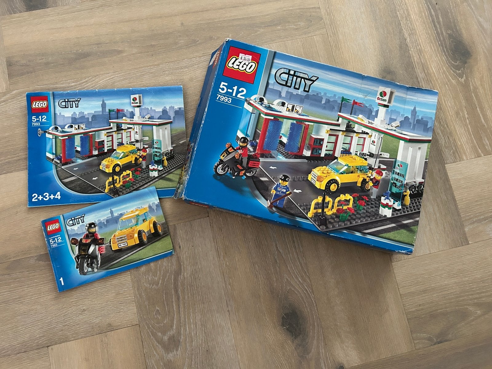 Lego 7993 tankstation, Ophalen of Verzenden, Meer dan 50 stukjes, Gebruikt, 6 jaar of ouder