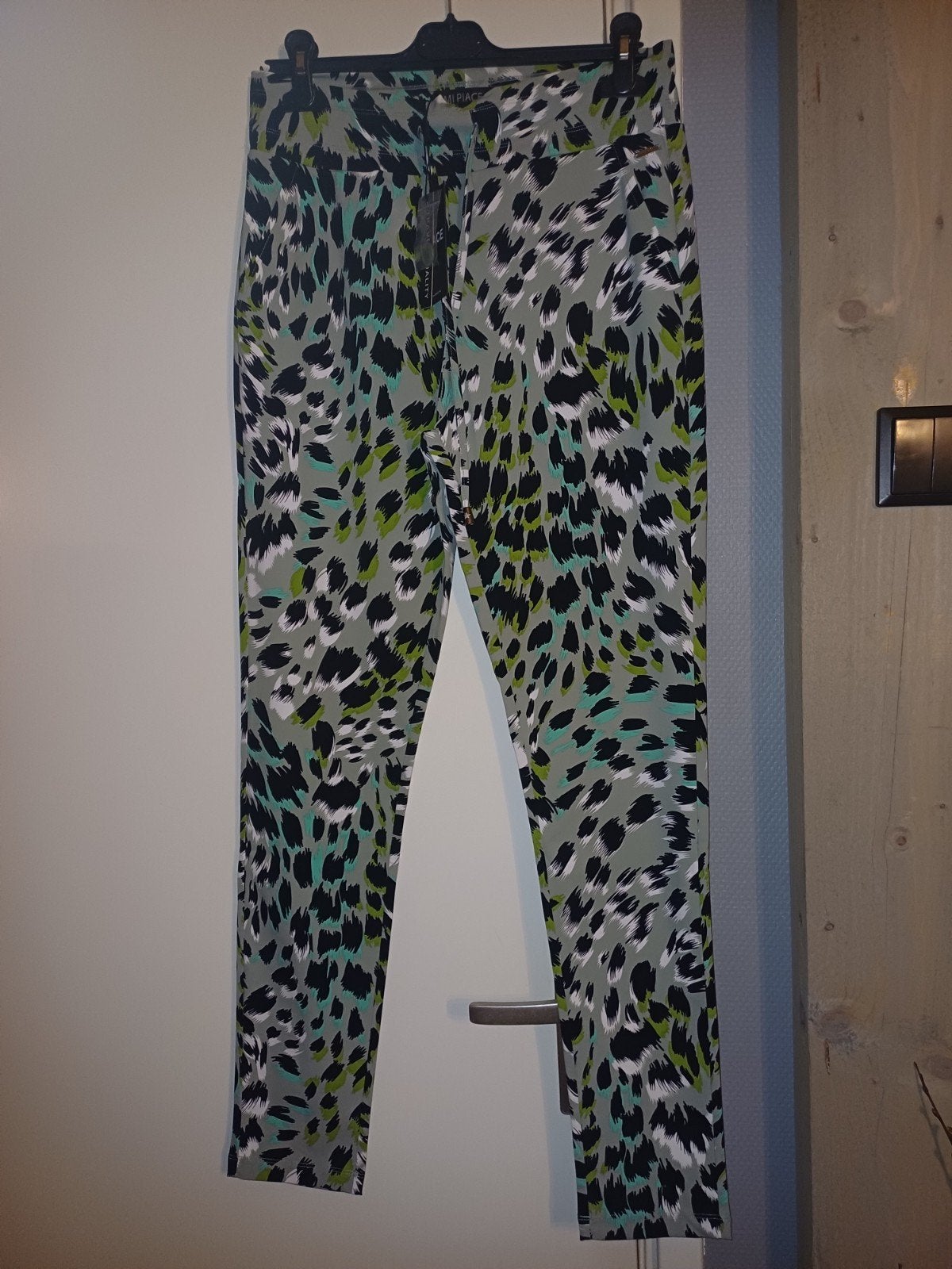 Mi Piace Travelbroek Skinny Lillypad Faded Camouflage Print, Kleding | Dames, Mi Piace, Meerkleurig, Maat 42/44 (L), Onbekend