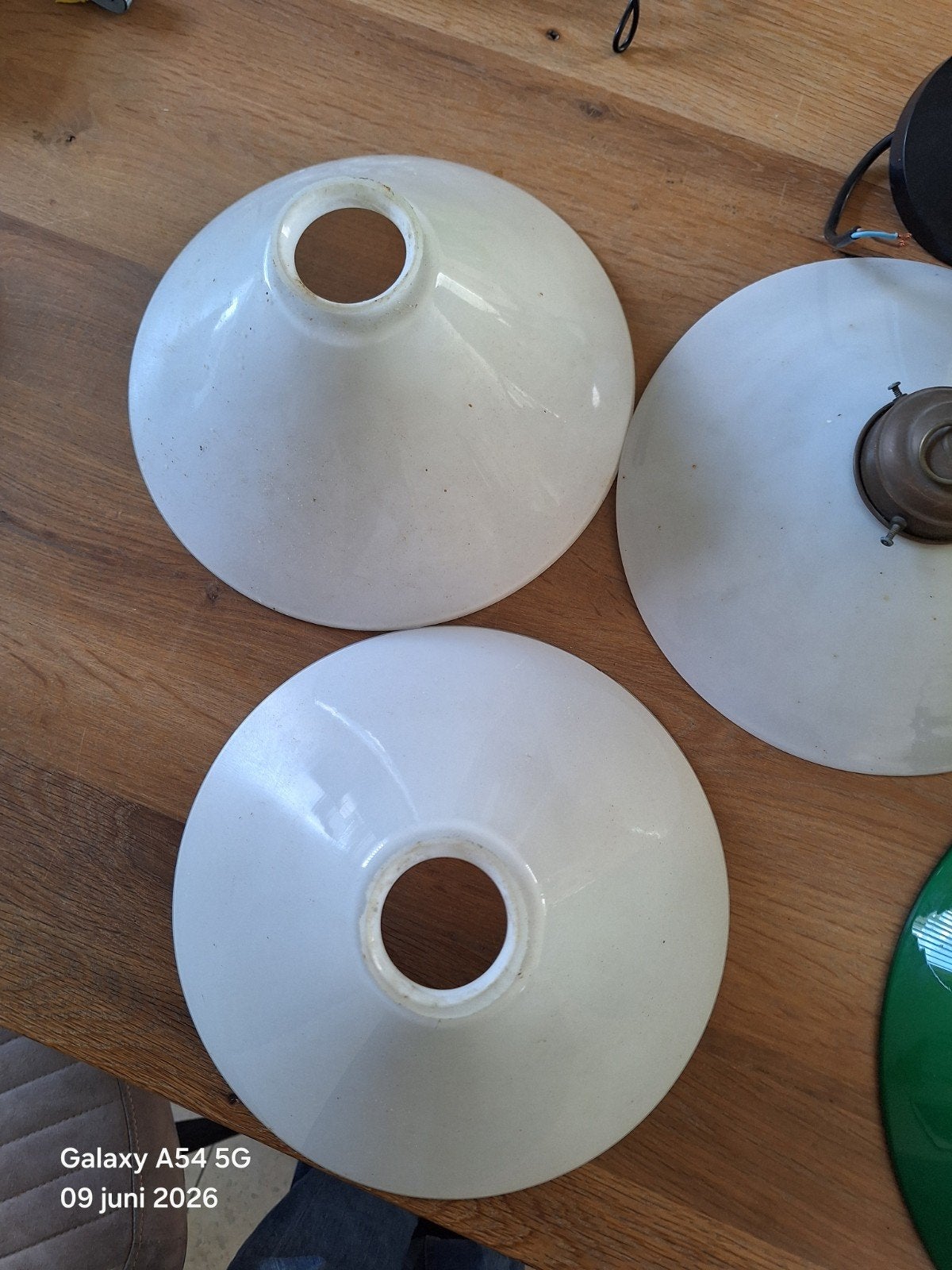 Set van 3 glazen lampenkappen: 2 wit, 1 groen, Huis en Inrichting, Gebruikt, Rond, Ophalen of Verzenden, Minder dan 25 cm