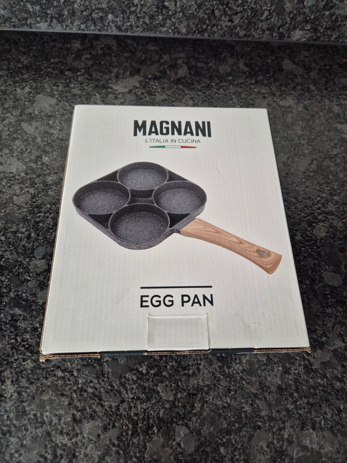 MAGNANI  - Pan voor pannenkoekjes en ei NIEUW, Huis en Inrichting, Keuken | Potten en Pannen, Ophalen of Verzenden, Nieuw, Rvs