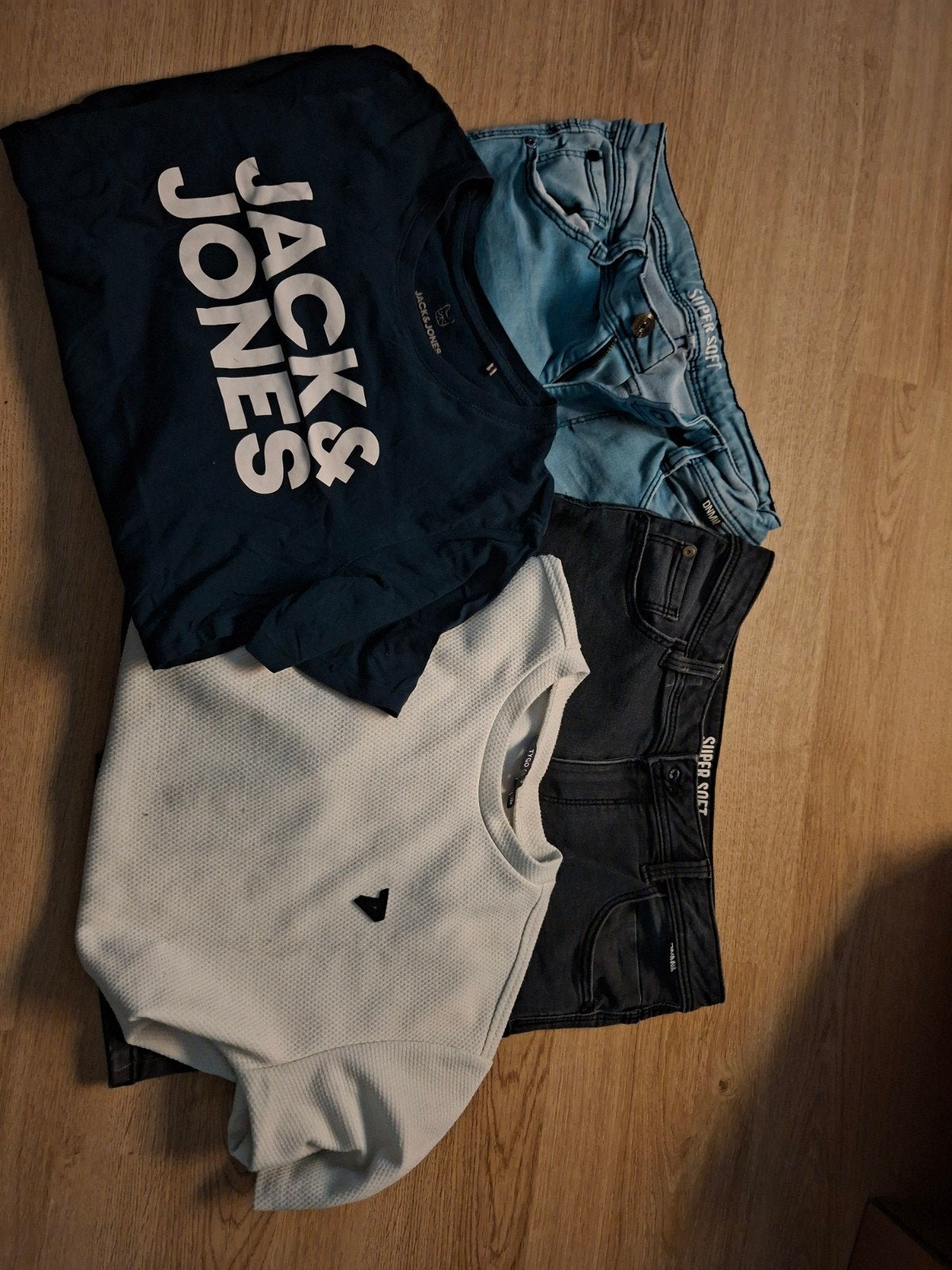 Jack & Jones kledingpakket maat 164 (3 shirts, 2 broeken), Kinderen en Baby's, Kinderkleding | Maat 164, Ophalen, Gebruikt, Setje