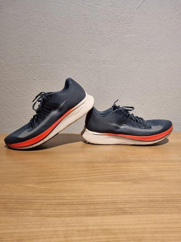 004. Nike Zoom Fly (2), Sport en Fitness, Loopsport en Atletiek, Gebruikt, Verzenden, Hardlopen, Hardloopschoenen
