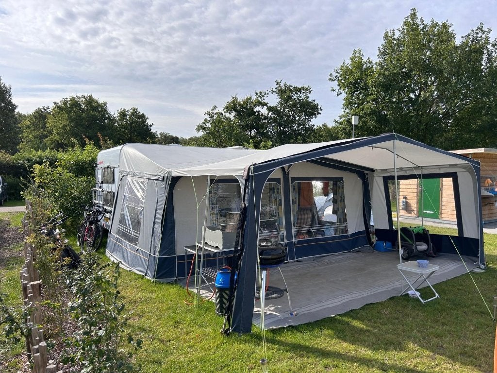 Caravan Dethleffs met 3 stapelbed (6 persoons), Treinzit, Particulier, Kachel, Dethleffs