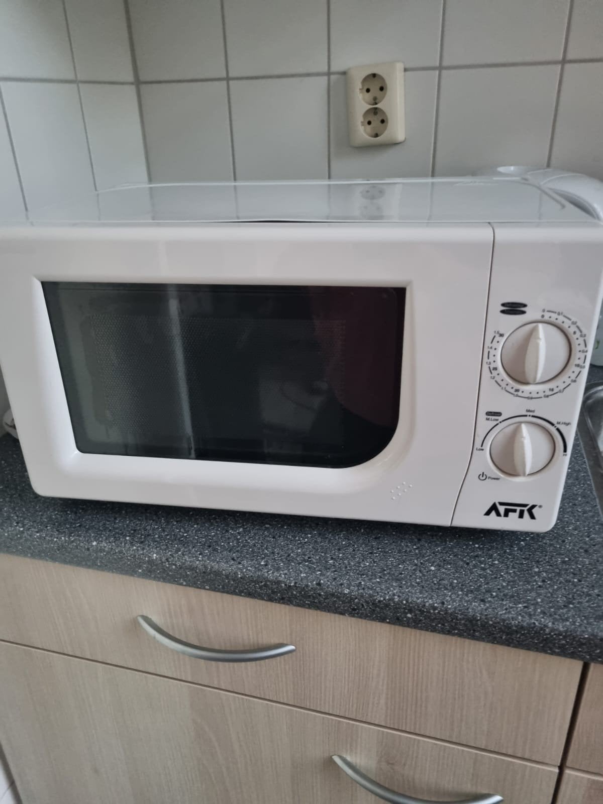 AFK Magnetron - Compact en Gebruiksvriendelijk, Witgoed en Apparatuur, Magnetrons, Gebruikt, Minder dan 45 cm, Ophalen of Verzenden